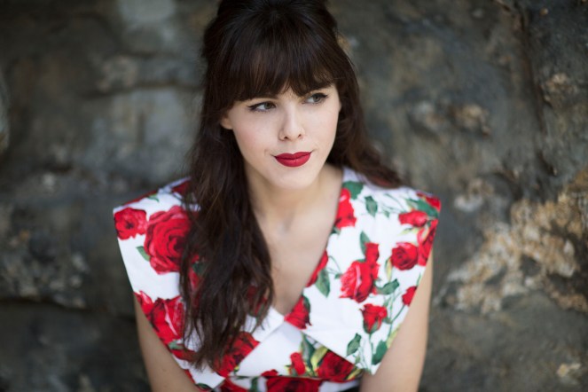 Robe pinup roses rouges 08